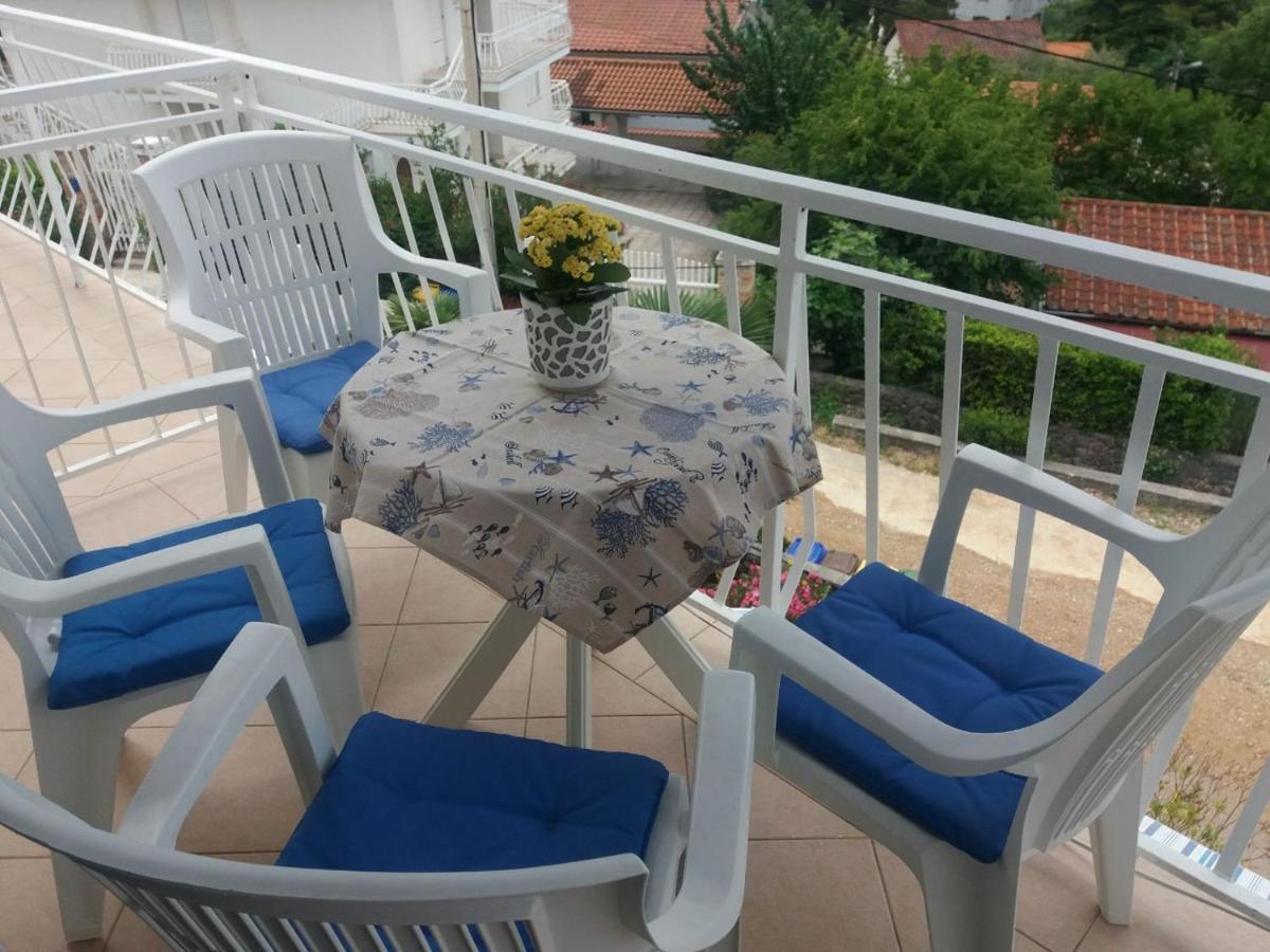 Apartment Rb Omisalj ภายนอก รูปภาพ