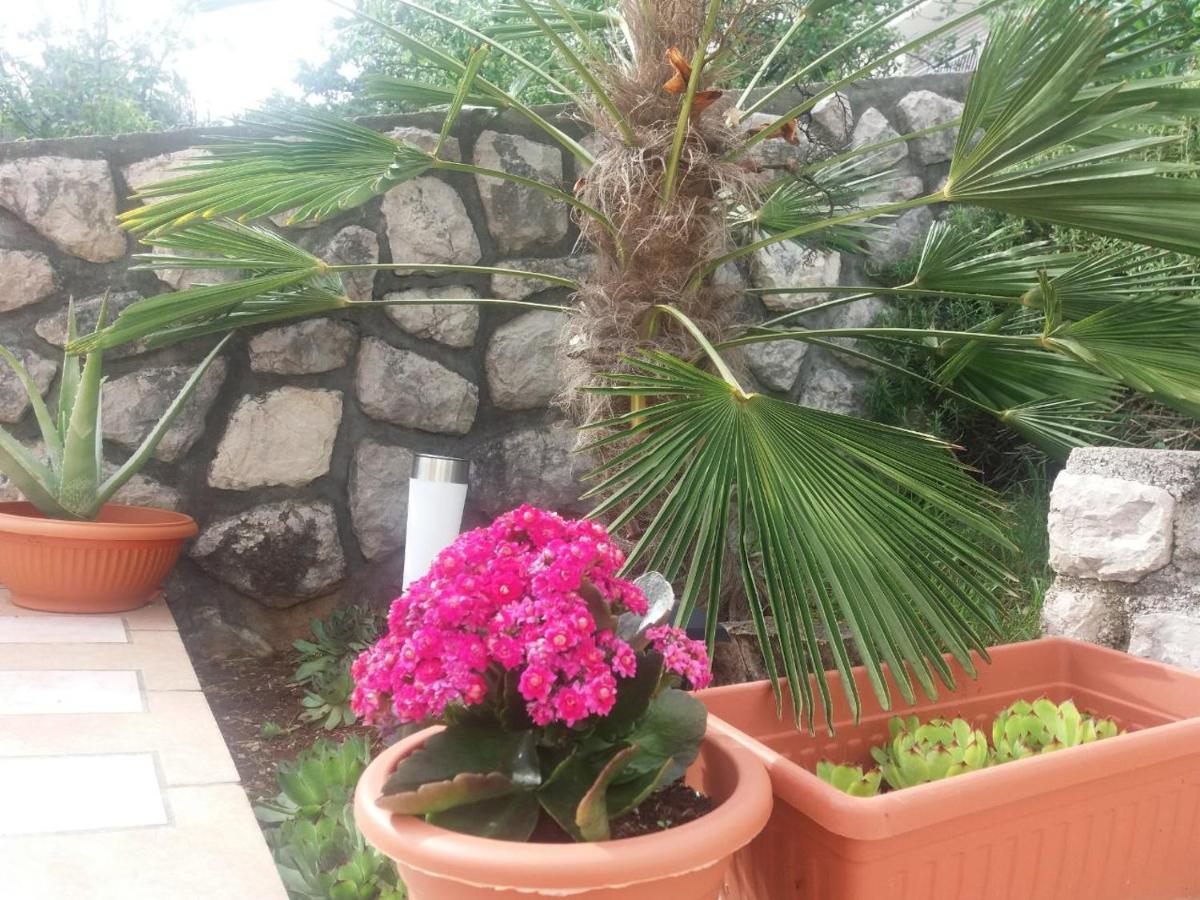 Apartment Rb Omisalj ภายนอก รูปภาพ