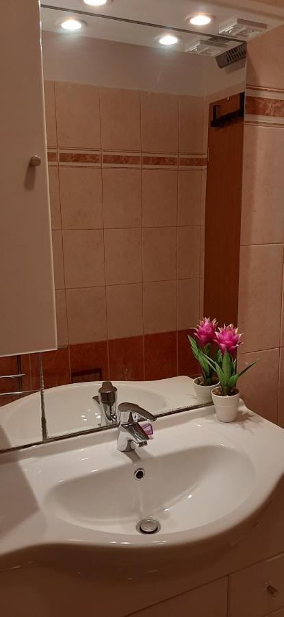 Apartment Rb Omisalj ภายนอก รูปภาพ