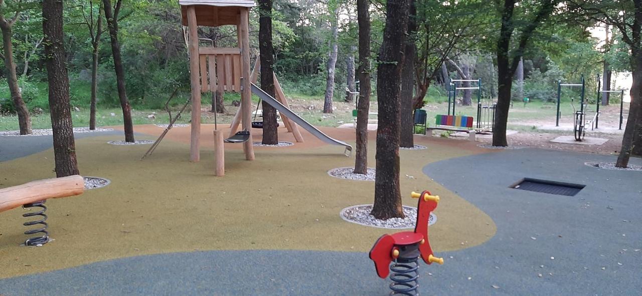 Apartment Rb Omisalj ภายนอก รูปภาพ