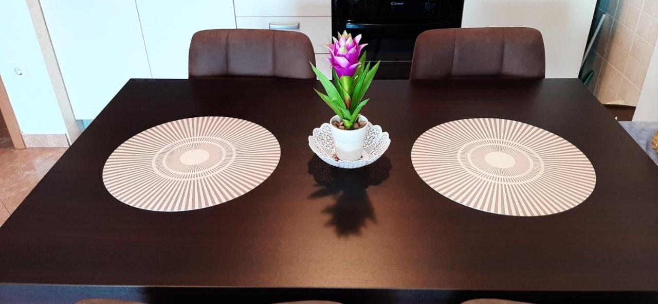 Apartment Rb Omisalj ภายนอก รูปภาพ