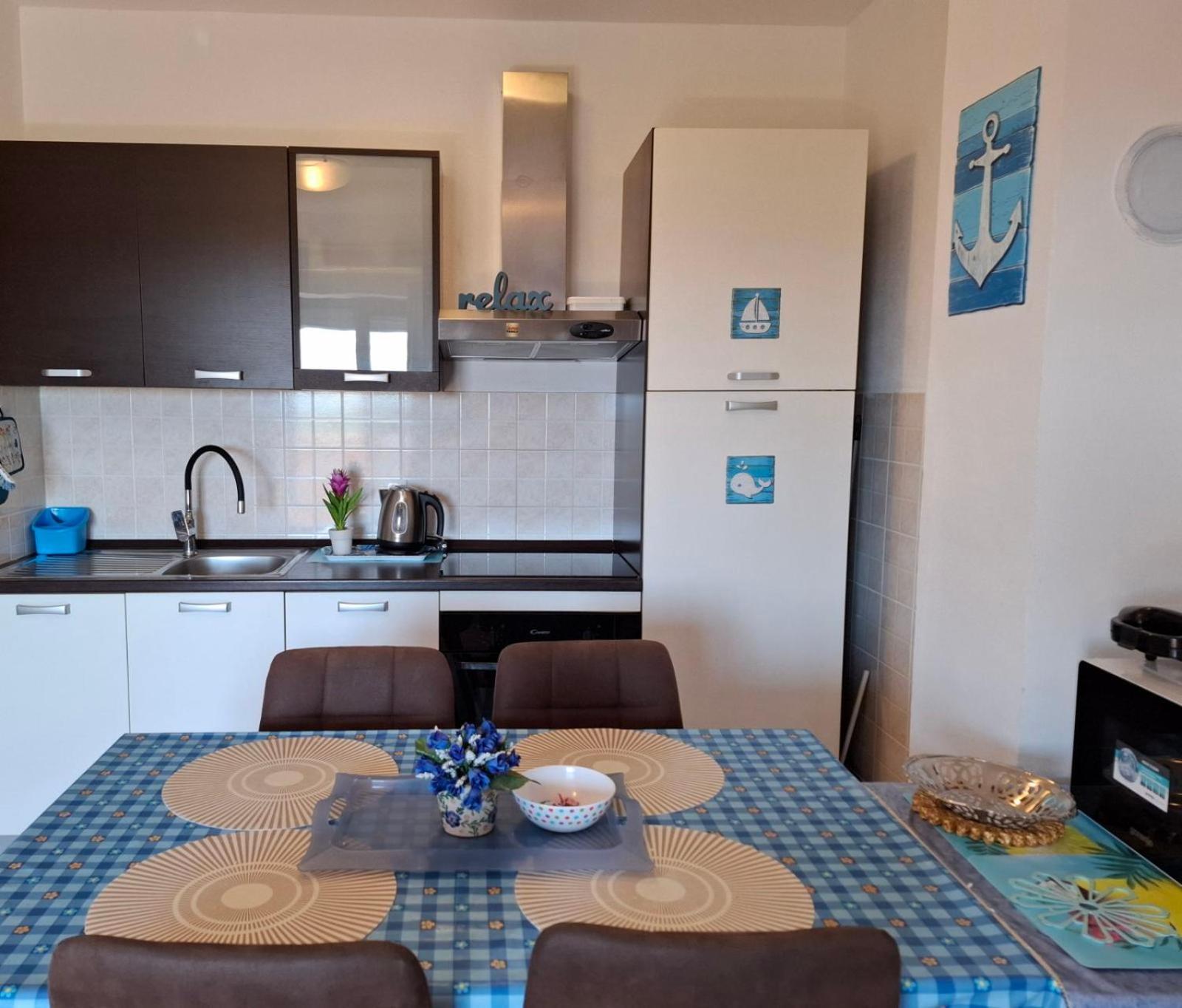 Apartment Rb Omisalj ภายนอก รูปภาพ