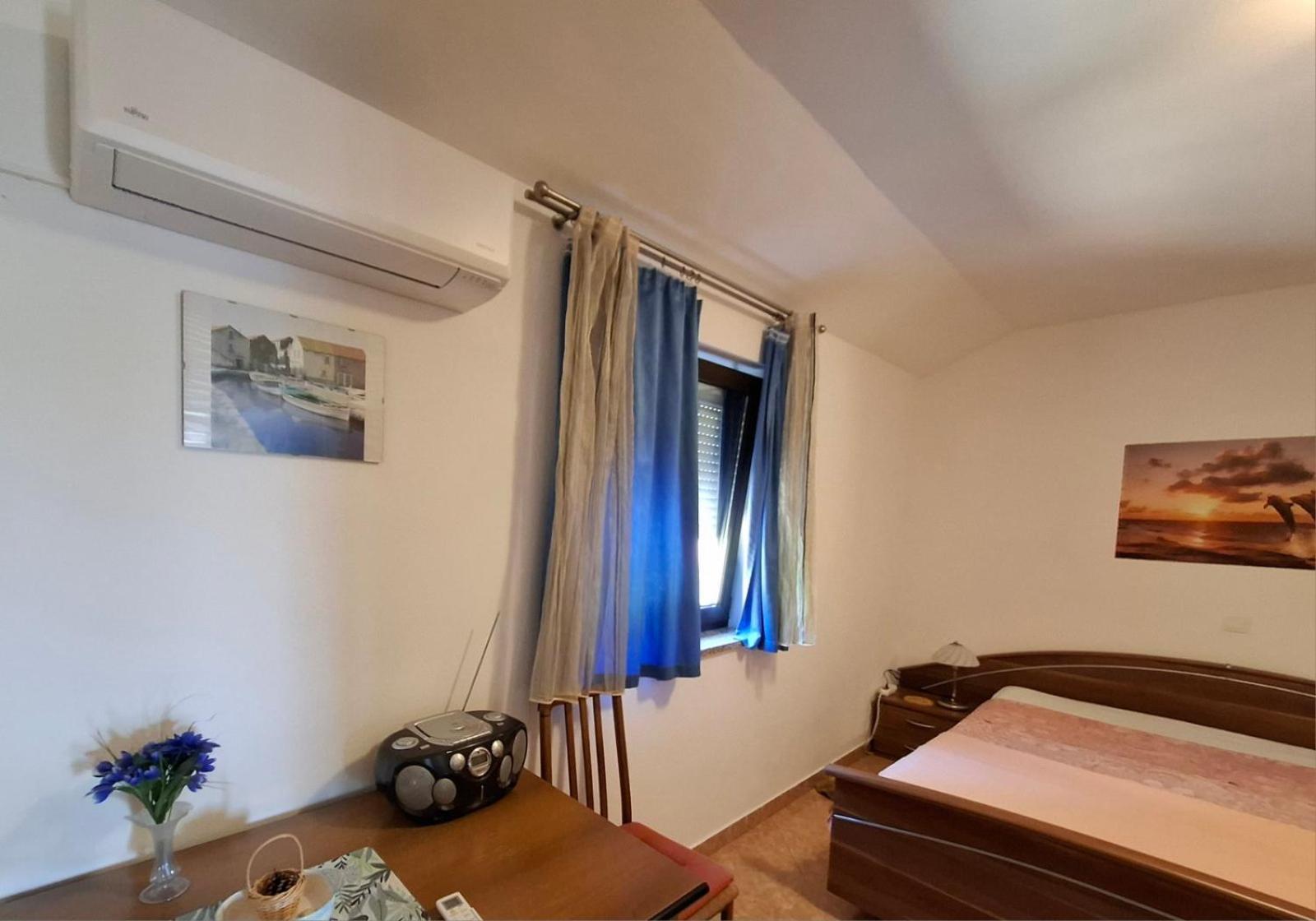 Apartment Rb Omisalj ภายนอก รูปภาพ