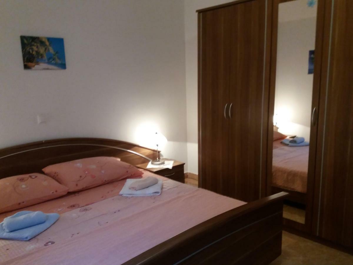 Apartment Rb Omisalj ภายนอก รูปภาพ