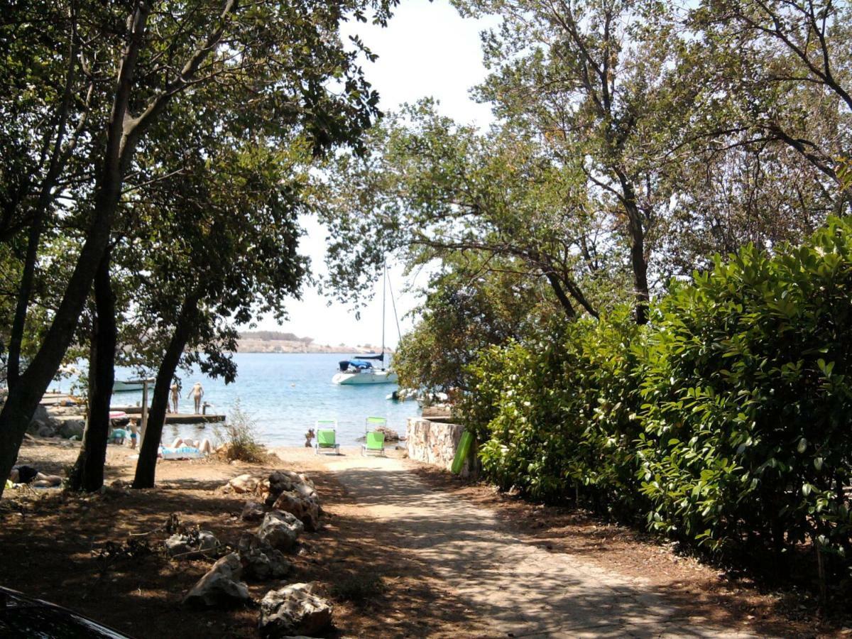 Apartment Rb Omisalj ภายนอก รูปภาพ